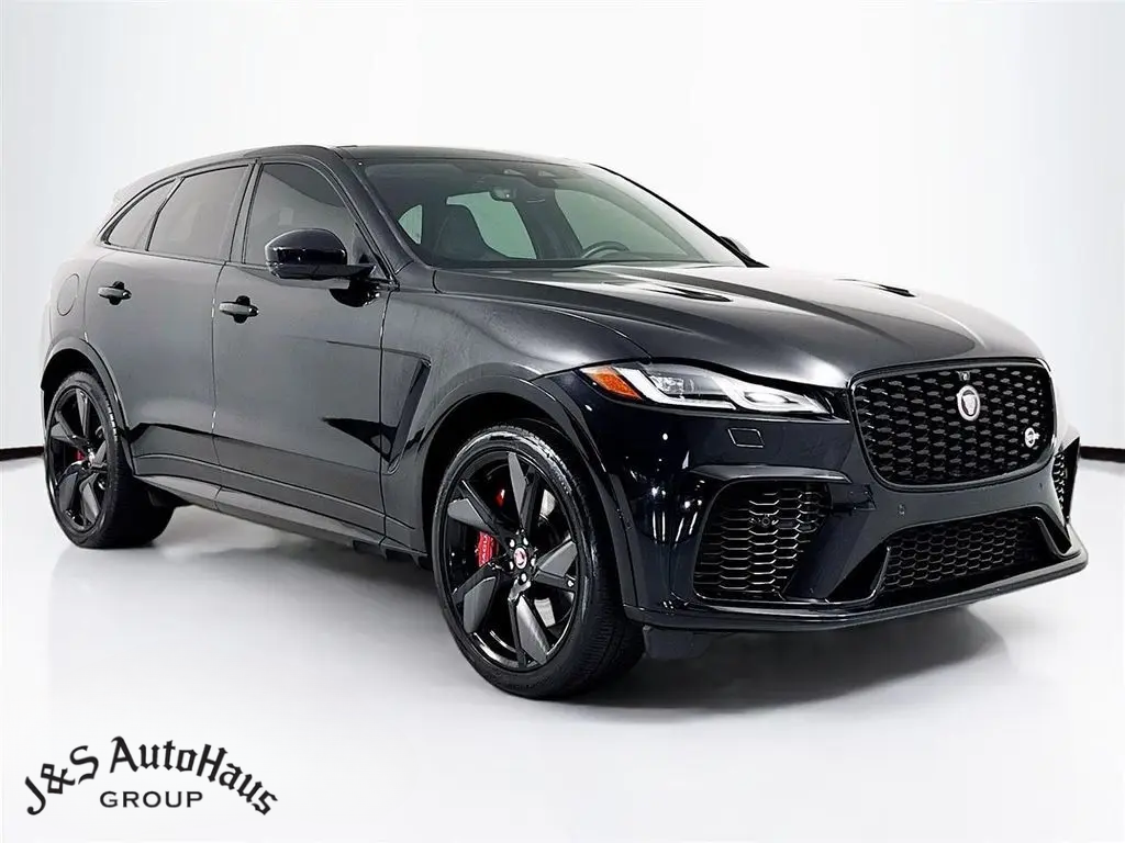 Jaguar F-PACE SVR